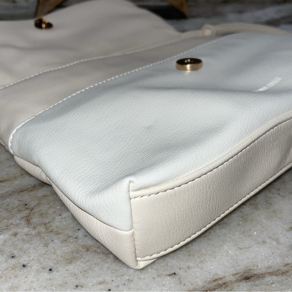Elizabeth and James Sloane Vegan Crossbody Purse - Picture 5 of 14